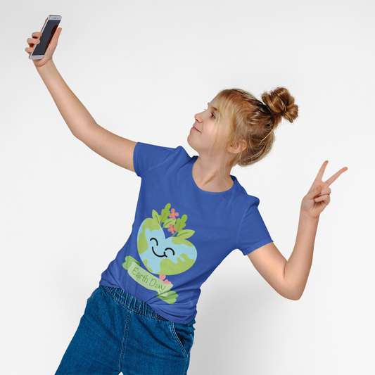 Earth Day Kids T-Shirt - Cute Smiling Heart Earth Design